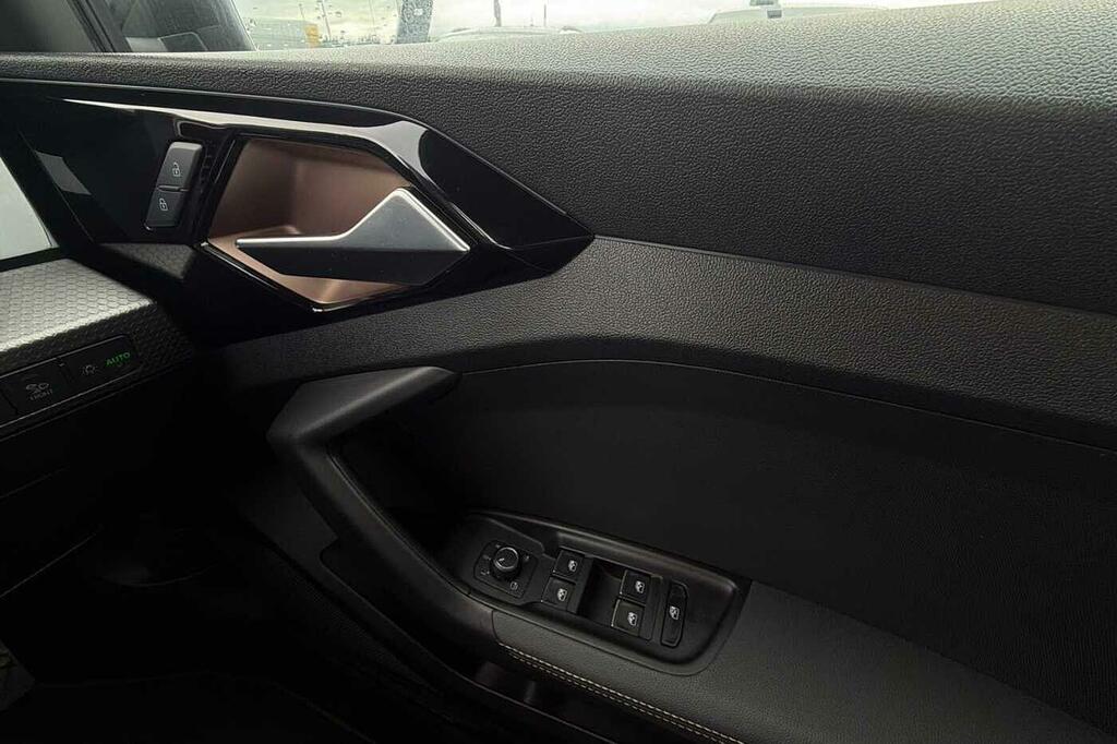 Audi A1 1L Sport White #11