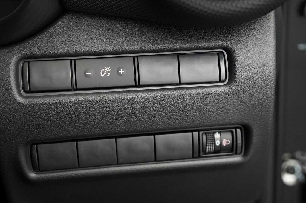 Nissan Juke N-connecta Grey #35