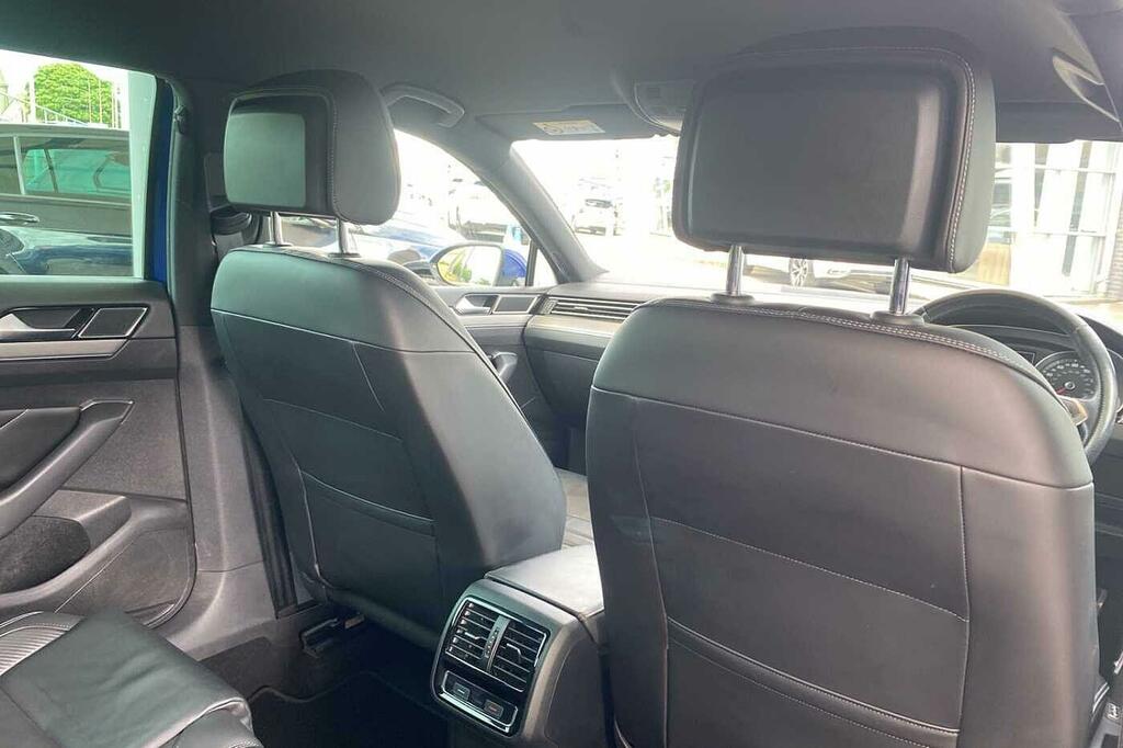 Volkswagen Passat Gte Dsg Grey #38