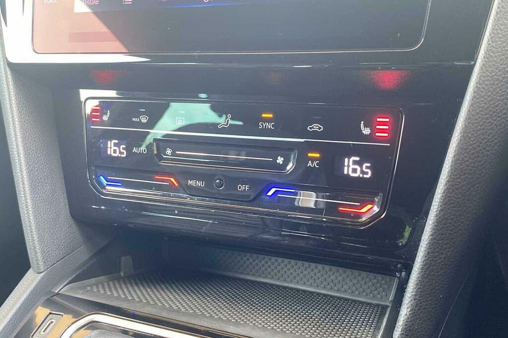 Volkswagen Passat Gte Dsg Grey #16