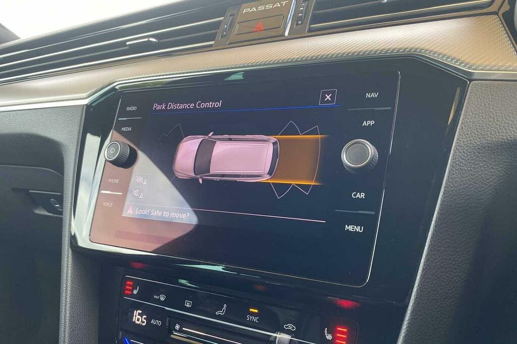 Volkswagen Passat Gte Dsg Grey #17