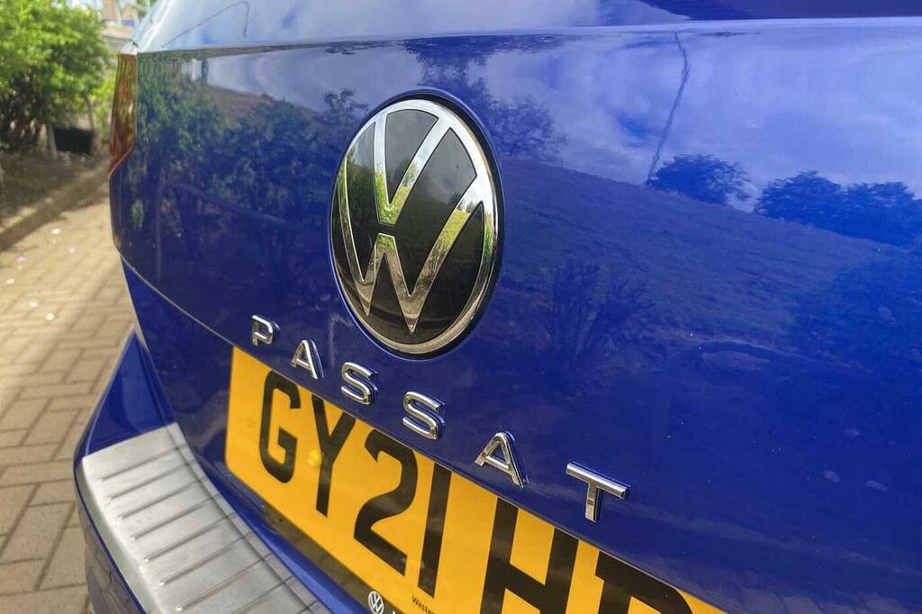 Volkswagen Passat Gte Dsg Grey #42