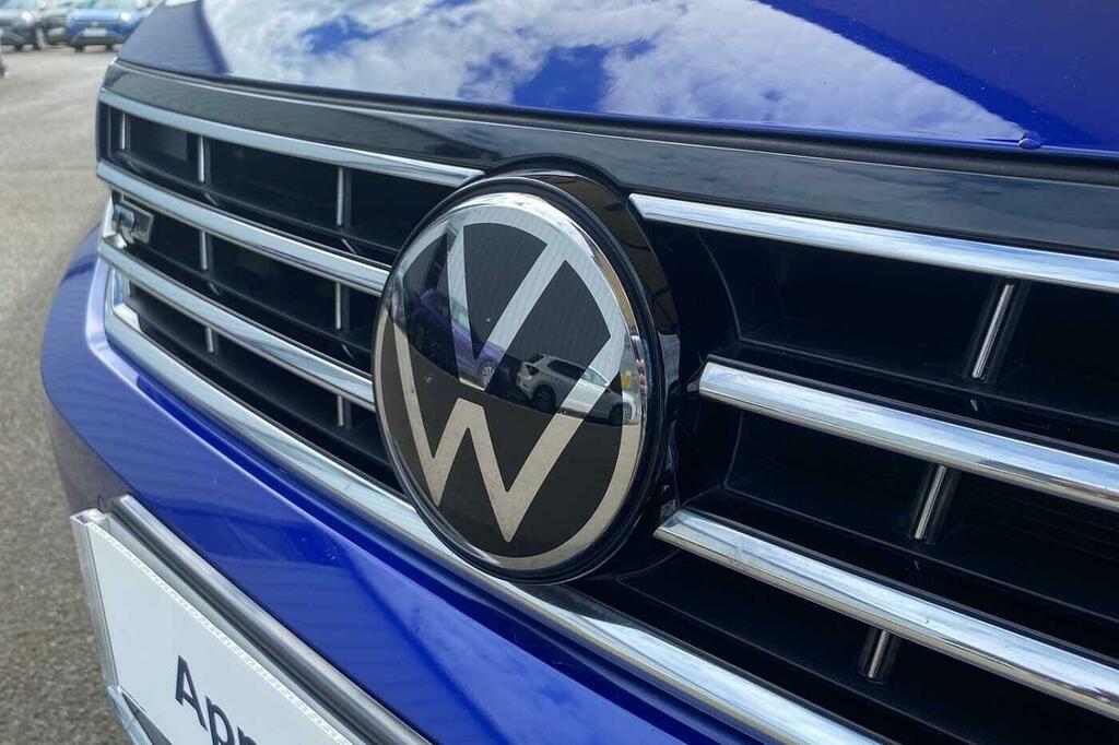 Volkswagen Passat Gte Dsg Grey #47