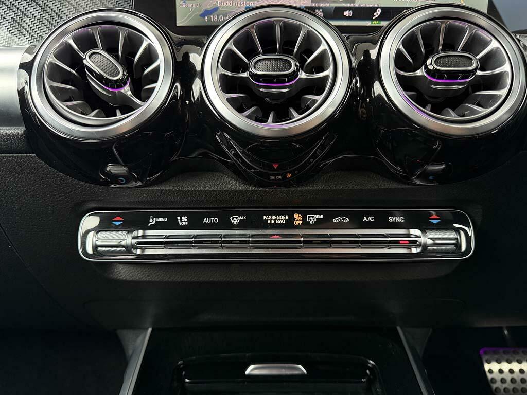 Mercedes-Benz GLB Class Glb200 Amg Line Executive Blue #26