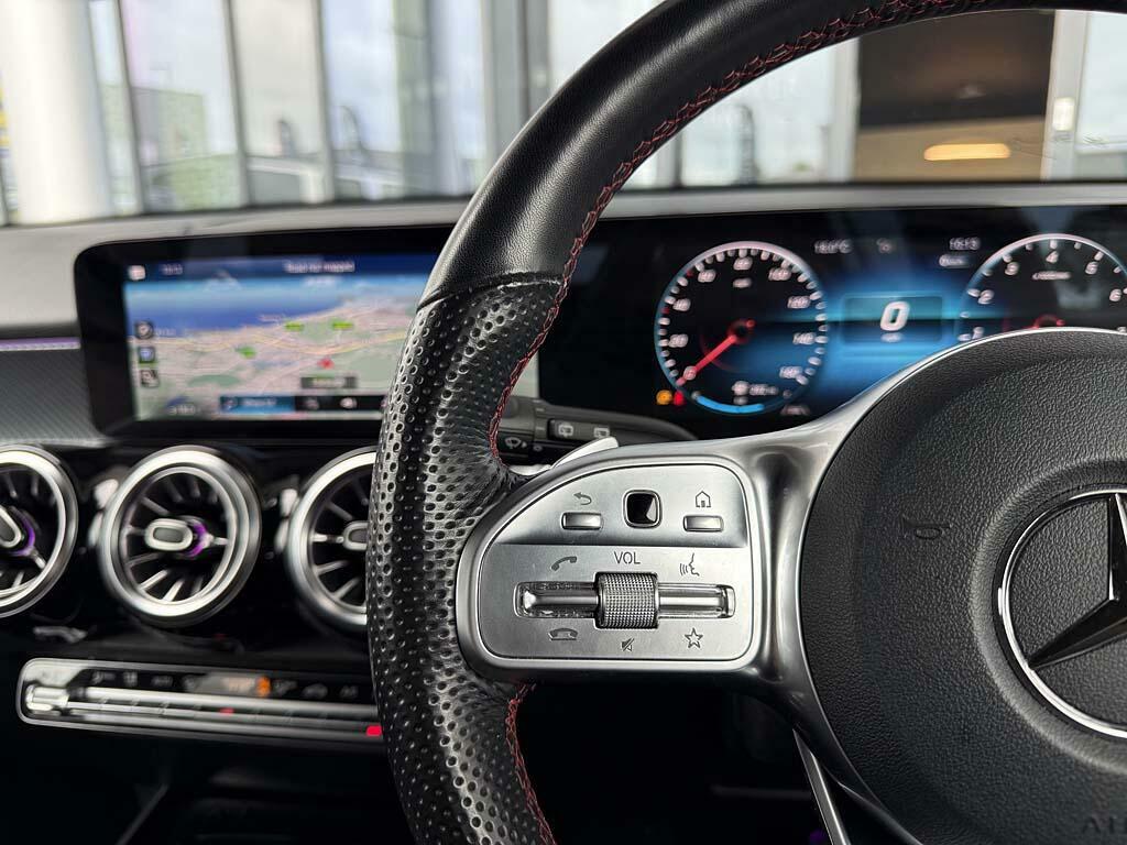 Mercedes-Benz GLB Class Glb200 Amg Line Executive Blue #28