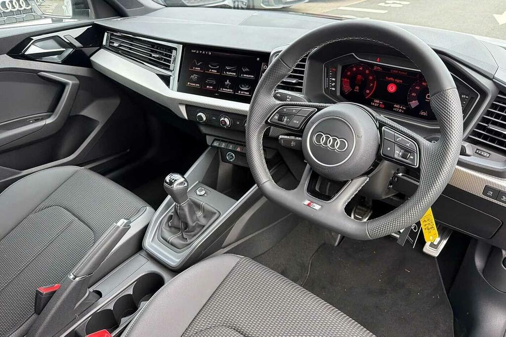 Audi A1 Black Edition 30 Tfsi 116 Ps 6-Speed SL75NRK White #6