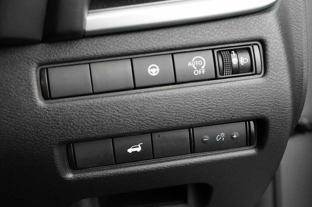Nissan X-Trail Tekna Black #40