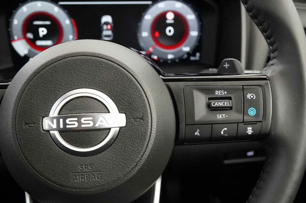 Nissan X-Trail Tekna Black #39
