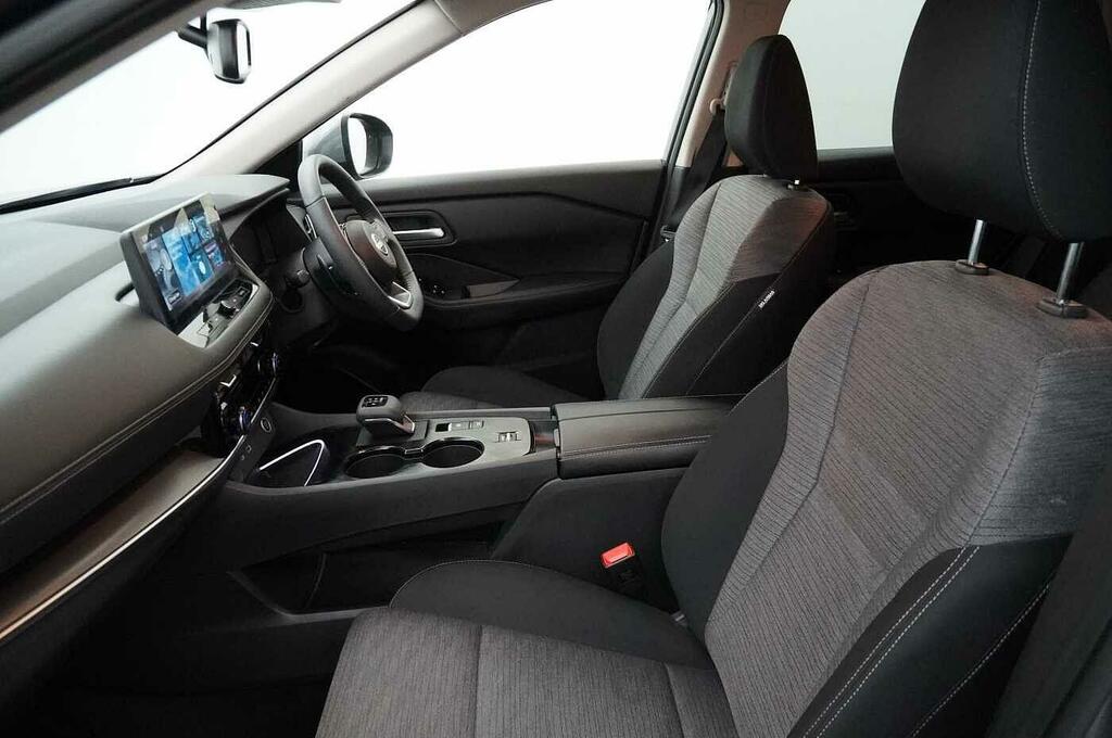 Nissan X-Trail Tekna Black #16