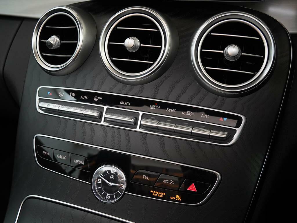 Mercedes-Benz C Class Saloon White #10