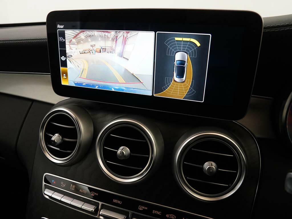 Mercedes-Benz C Class Saloon White #28