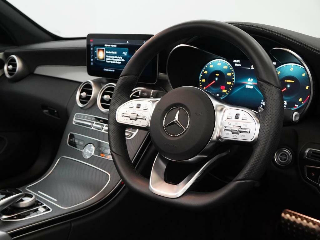 Mercedes-Benz C Class Saloon White #31