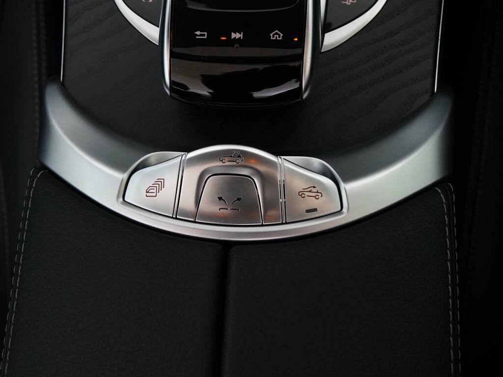 Mercedes-Benz C Class Saloon White #20