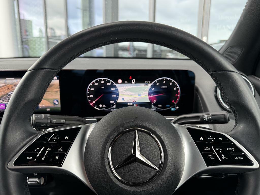 Mercedes-Benz GLB Class Glb 200 Sport Executive White #4