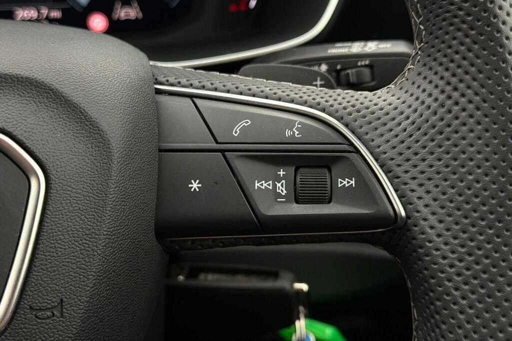 Audi Q3 45 Tfsi E Black Edition S Tronic Black #34