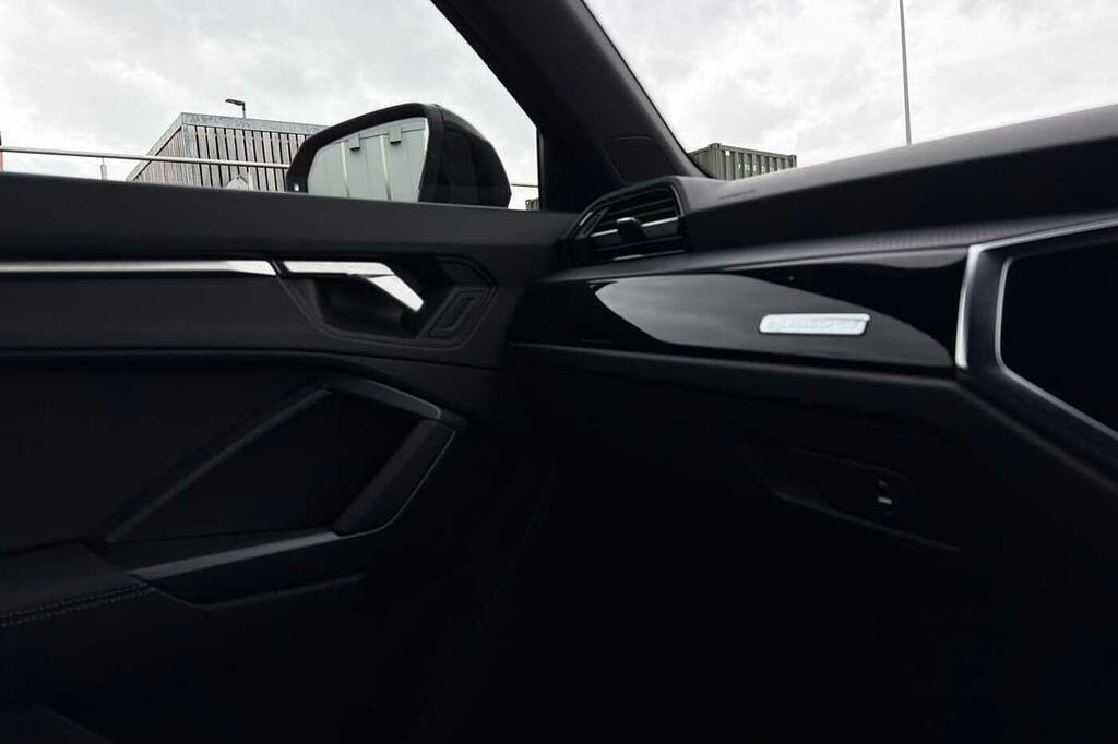 Audi Q3 45 Tfsi E Black Edition S Tronic Black #36