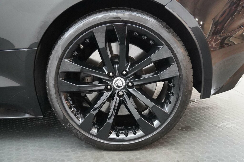 Jaguar F-Type 2.0 P300 R-dynamic Black #21