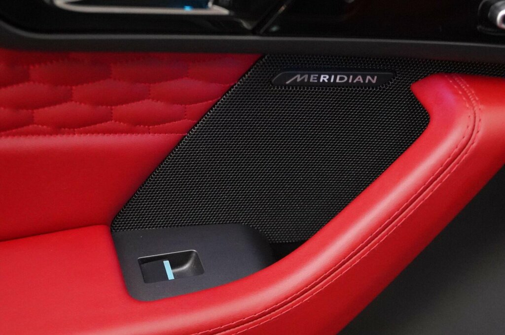 Jaguar F-Type 2.0 P300 R-dynamic Black #44