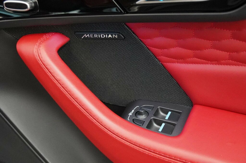 Jaguar F-Type 2.0 P300 R-dynamic Black #40