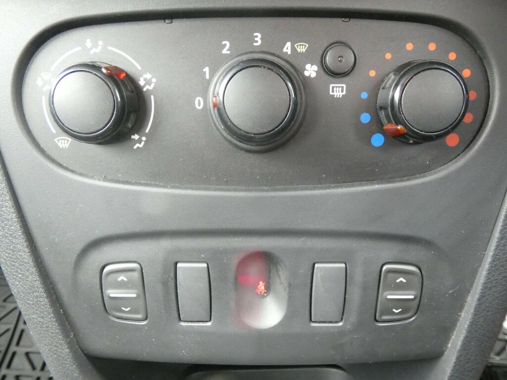 Dacia Logan 0.9 Tce Ambiance Start Stop White #30