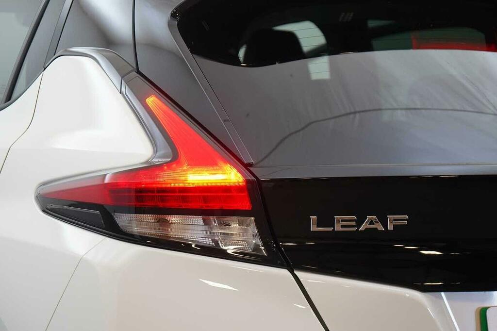 Nissan Leaf 160Kw E Tekna 62Kwh Red #8