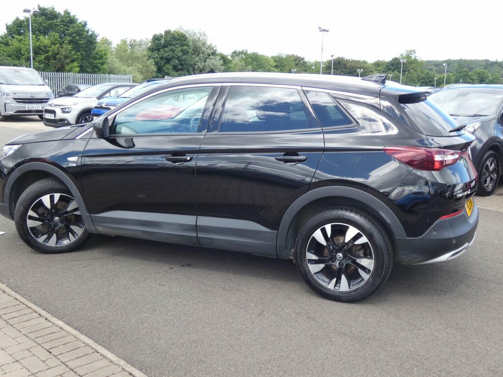 Vauxhall Grandland X Griffin Edition White #31