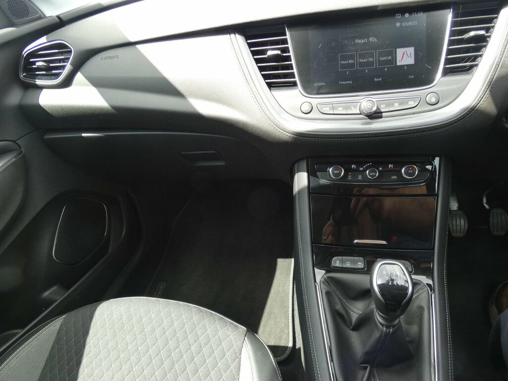 Vauxhall Grandland X Griffin Edition White #28