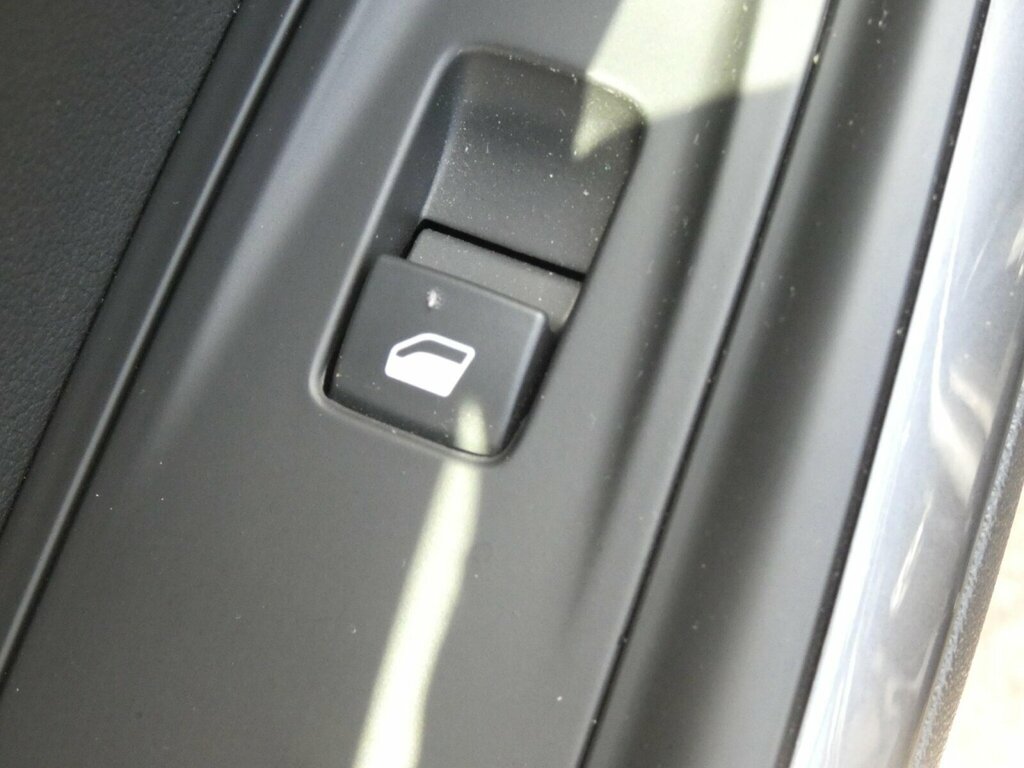 Vauxhall Grandland X Griffin Edition White #7
