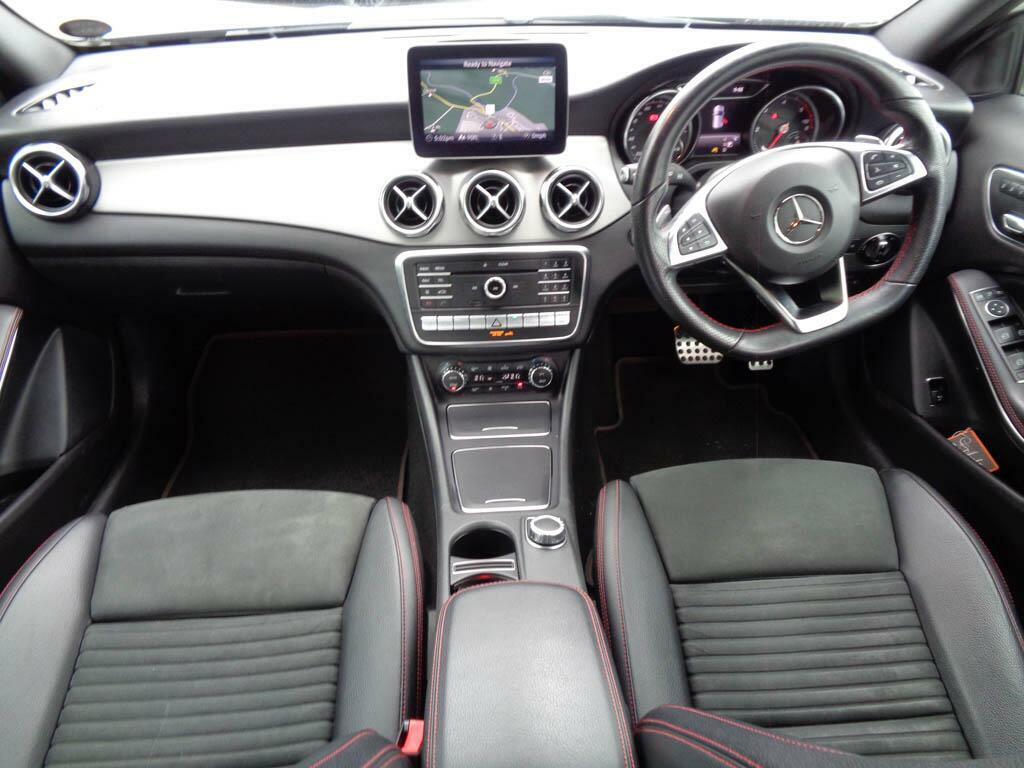 Mercedes-Benz GLA Class Gla 220 D 4Matic Amg Line Premium Plus White #5