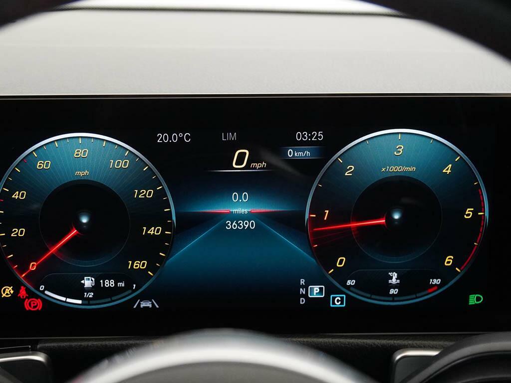 Mercedes-Benz GLB Class Glb 220 D 4Matic Amg Line Premium Grey #4