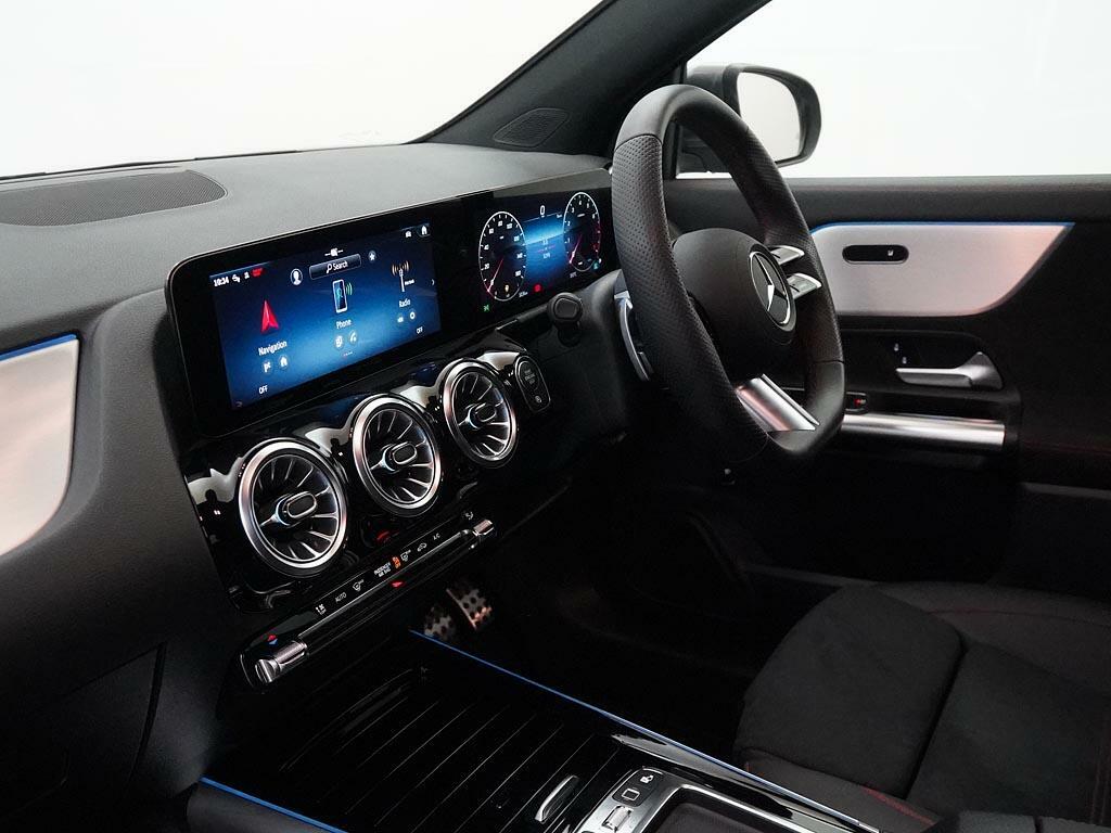 Mercedes-Benz GLA Class Gla 200 Amg Line Executive Black #38