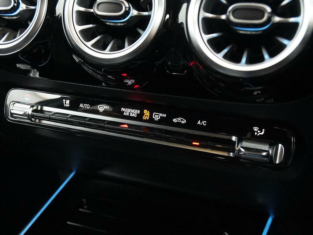 Mercedes-Benz GLA Class Gla 200 Amg Line Executive Black #24