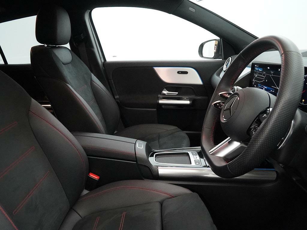 Mercedes-Benz GLA Class Gla 200 Amg Line Executive Black #17