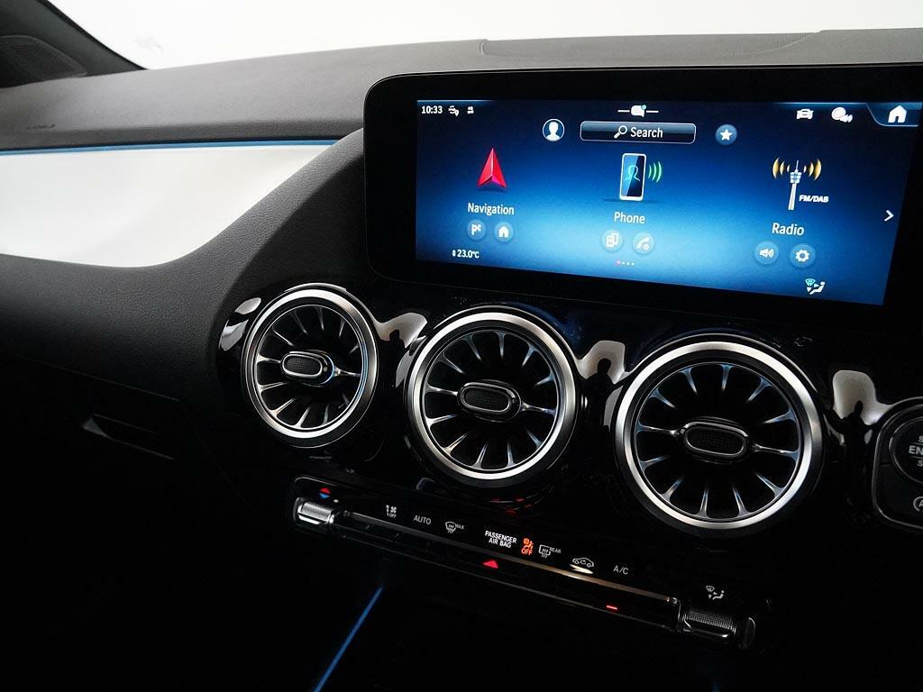 Mercedes-Benz GLA Class Gla 200 Amg Line Executive Black #23
