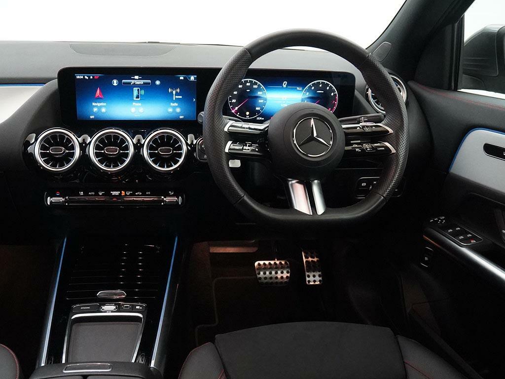 Mercedes-Benz GLA Class Gla 200 Amg Line Executive Black #34