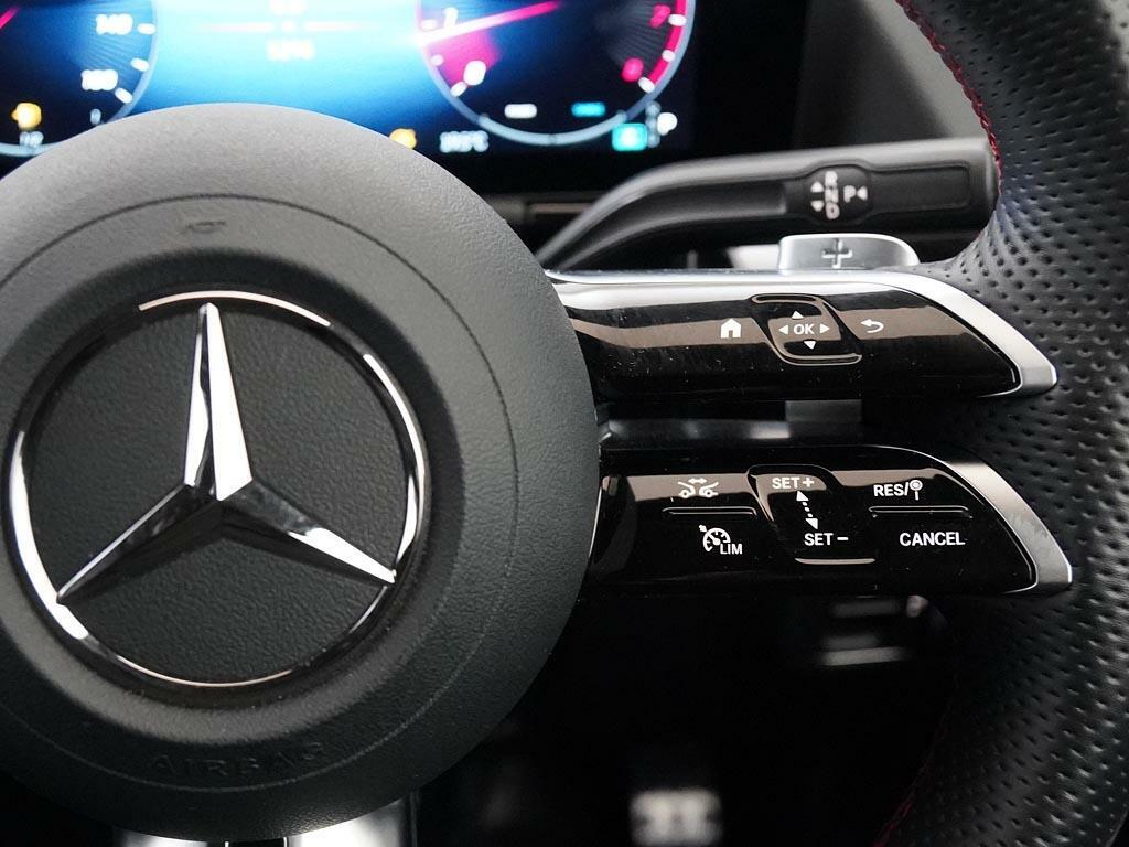 Mercedes-Benz GLA Class Gla 200 Amg Line Executive Black #28