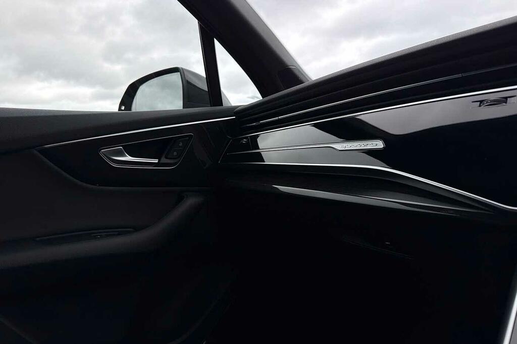 Audi Q7 Black Edition Blue #35