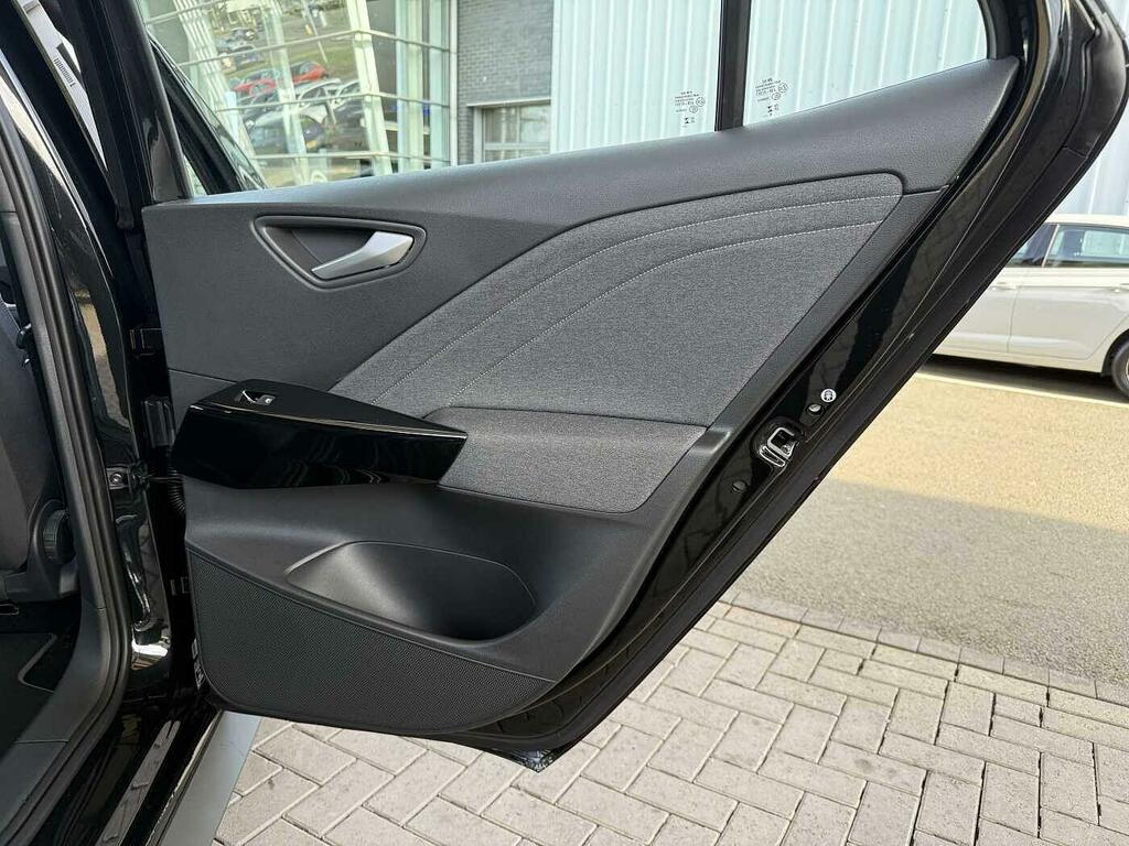 Volkswagen ID.3 Pro S 77Kwh 5 Seat Black #37