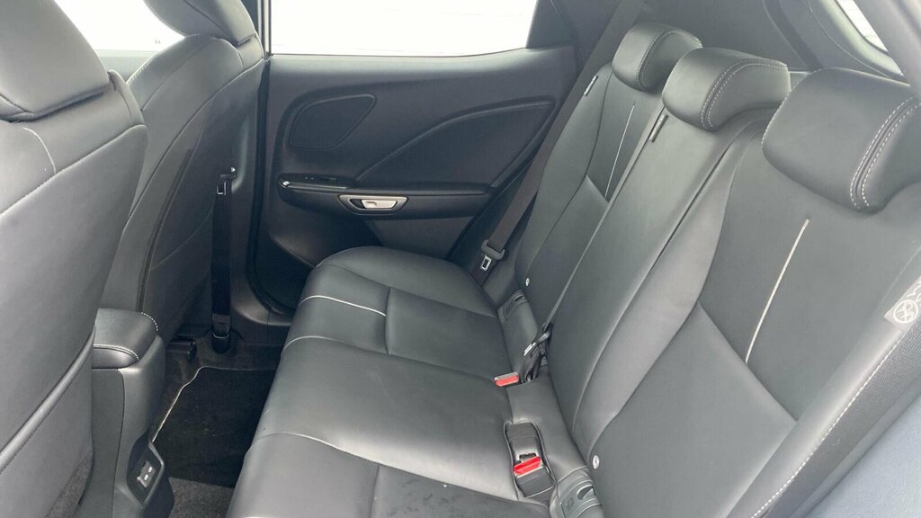 Lexus LBX 1.5 Vvt-ie Premium Plus Design Suv Hybr Blue #16