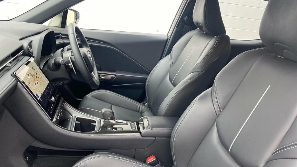 Lexus LBX 1.5 Vvt-ie Takumi Suv Hybrid E-cvt Euro Silver #6