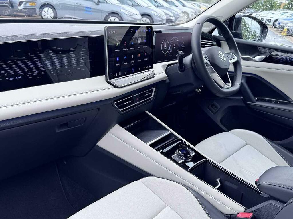 Volkswagen Tiguan 2.0 Tdi Elegance Dsg Black #2
