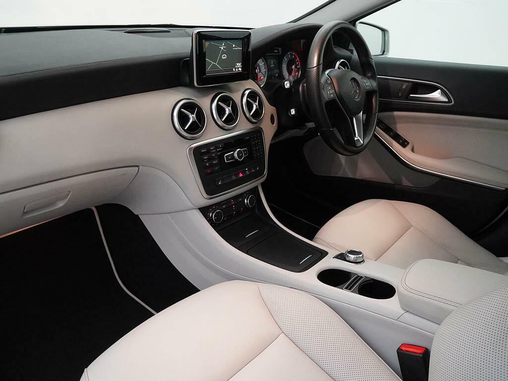 Mercedes-Benz A Class Hatchback 1.6 A200 Amg Line Premium Plus Euro 6 Grey #3