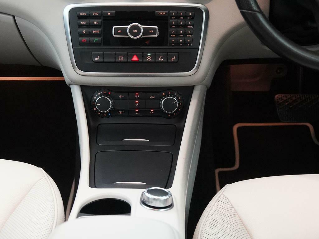 Mercedes-Benz A Class Hatchback 1.6 A200 Amg Line Premium Plus Euro 6 Grey #34