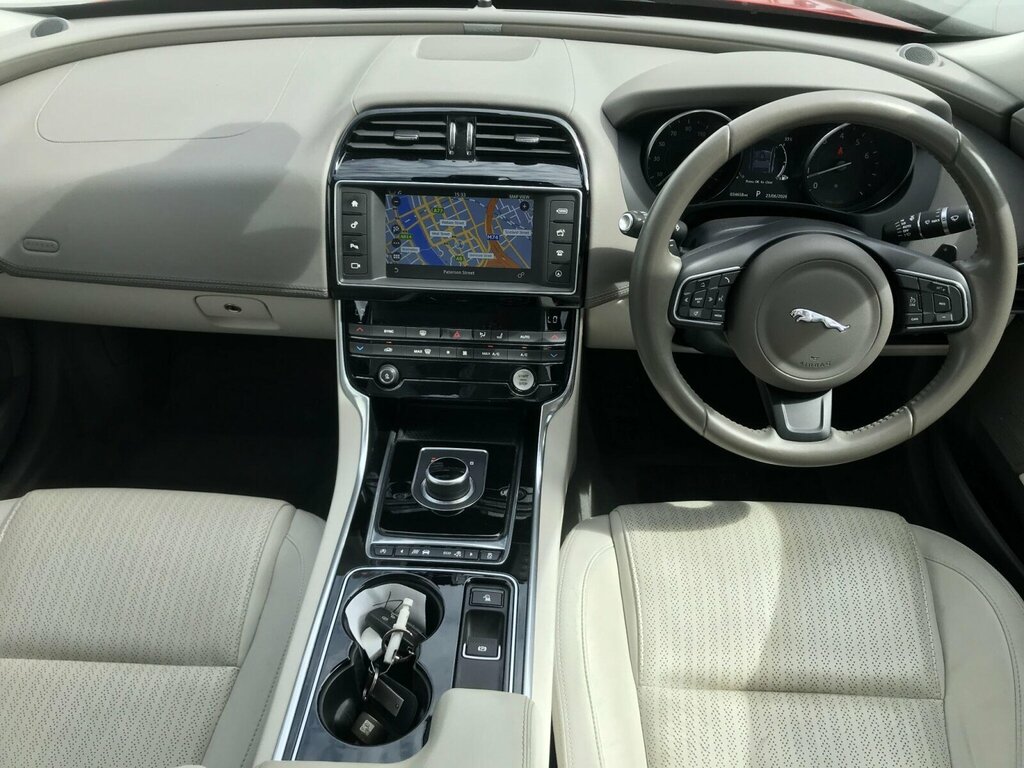 Jaguar XE 2.0 Gtdi Portfolio Euro 6 Ss Red #2