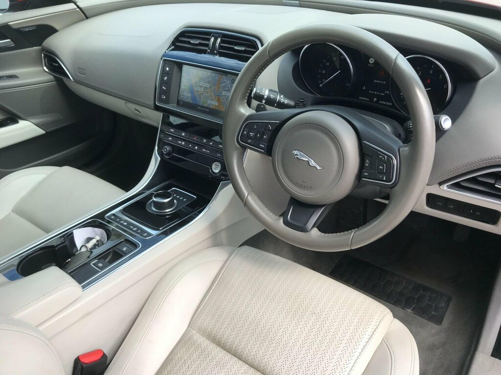 Jaguar XE S Black #21