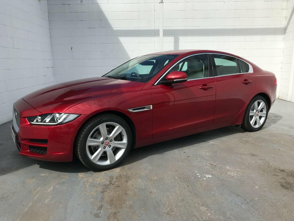 Jaguar XE S Black #8