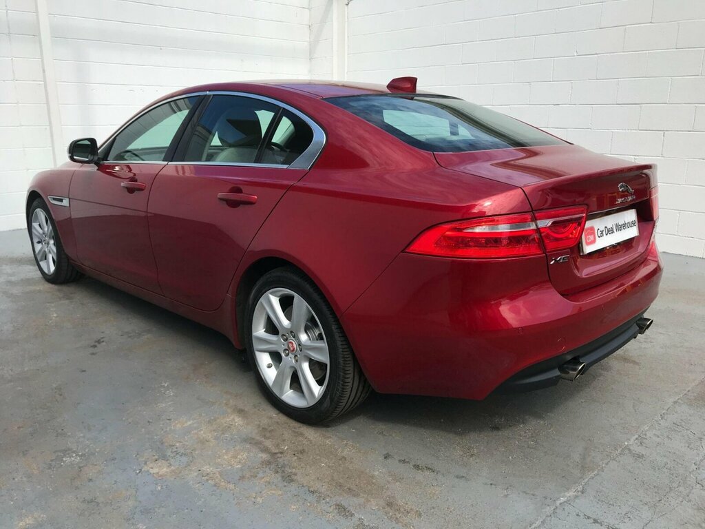 Jaguar XE S Black #10