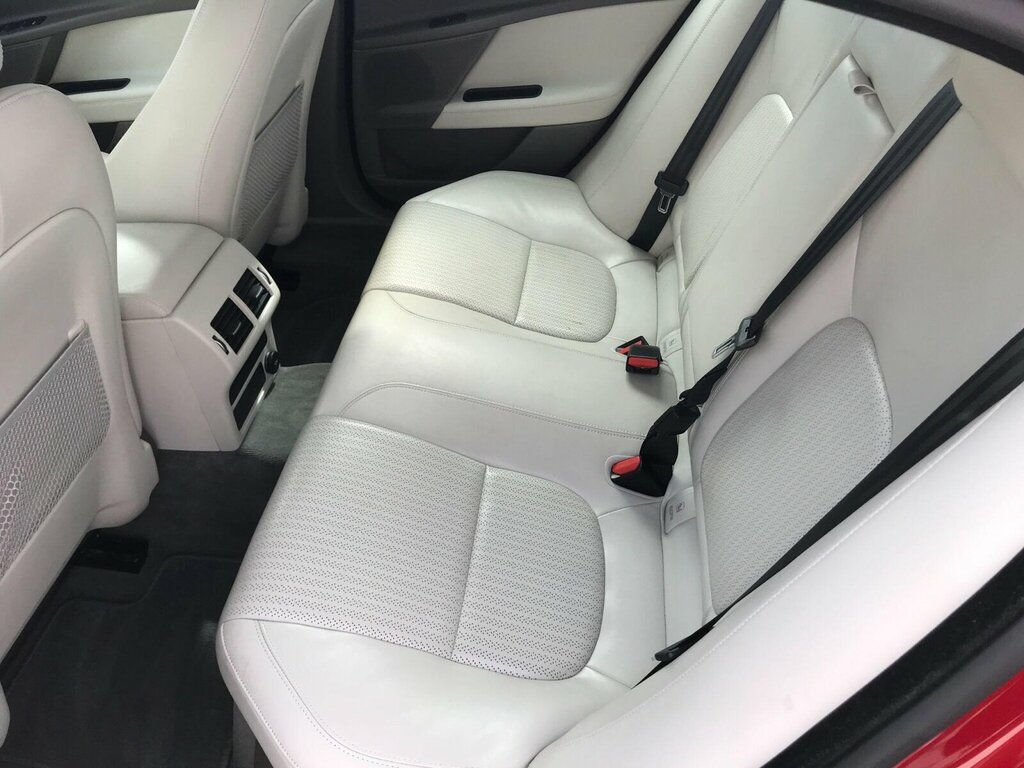 Jaguar XE S Black #27