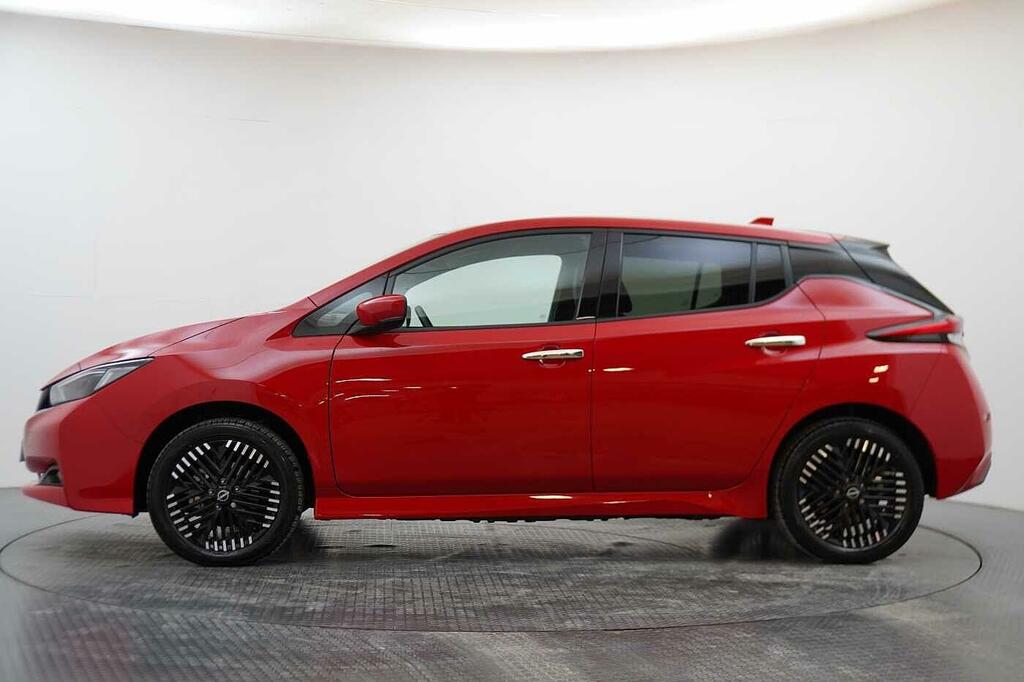 Nissan Leaf E 59Kw N-connecta With Sat Nav And 360 Aroun Red #5