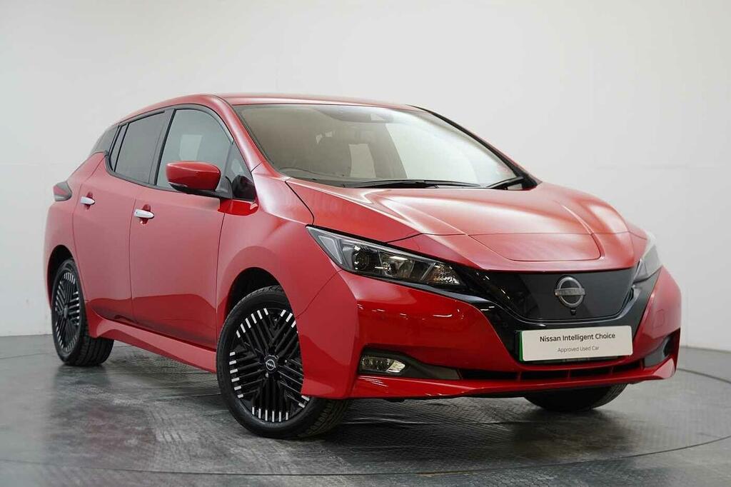 Nissan Leaf E 59Kw N-connecta With Sat Nav And 360 Aroun Red